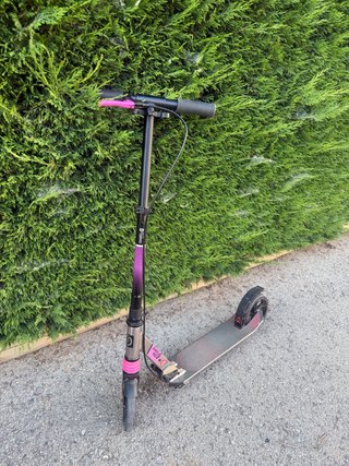 Patinete infantil rosa y negro Oxelo