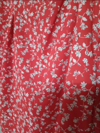 Camisa sin mangas floral roja