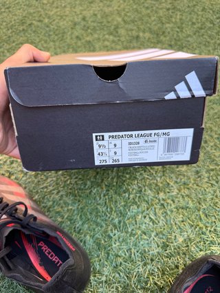 Botas de fútbol Adidas Negras y Rojas
