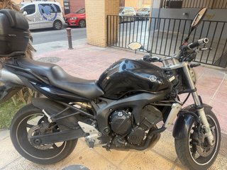 Yamaha FZ6 Naked Negra