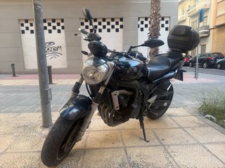 Yamaha FZ6 Naked Negra