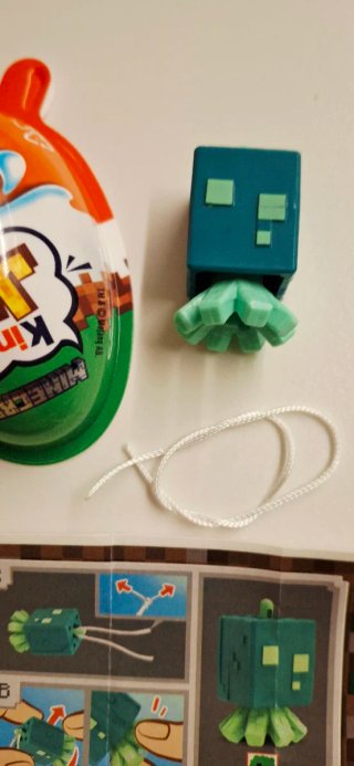 Kinder Joy Minecraft Figure 2026