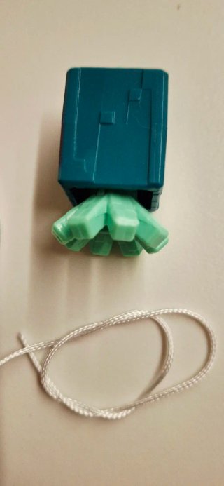 Kinder Joy Minecraft Figure 2026