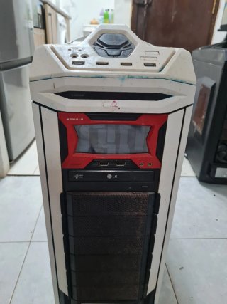 Ordenador Gaming Rojo y Blanco