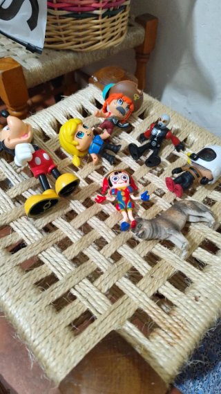 Lote de muñecos de juguete
