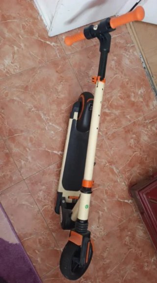 Patinete eléctrico infantil