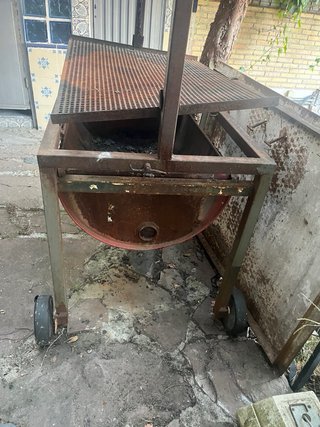 Barbacoa de barril metálica solo venta persona