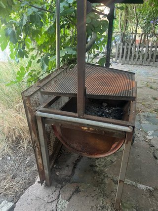 Barbacoa de barril metálica solo venta persona