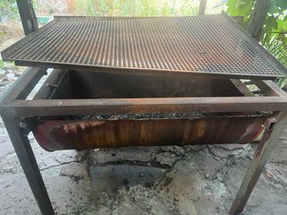 Barbacoa de barril metálica solo venta persona