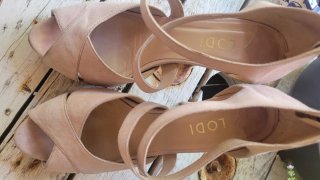 Zapatos LODI rosa palo con destello dorado