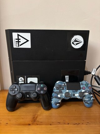 Playstation 4 con 2 mandos.