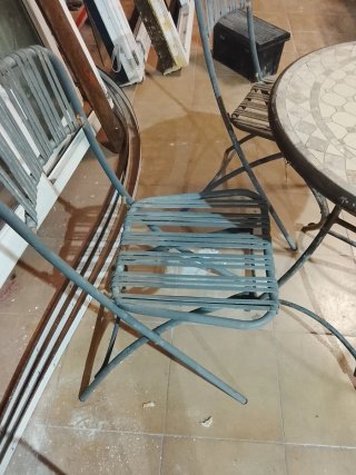 Tavolo da esterno in ferro battuto e pietra