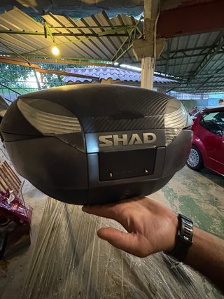 Baúl Moto 48L Negro