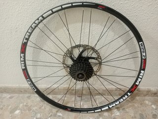 26,QR10 x135 rueda trasera con buje Shimano nuevo