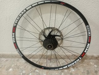 26,QR10 x135 rueda trasera con buje Shimano nuevo