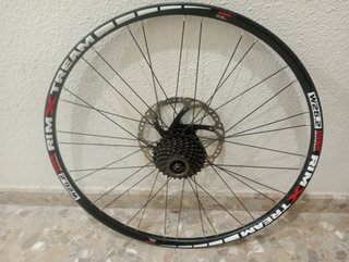 26,QR10 x135 rueda trasera con buje Shimano nuevo