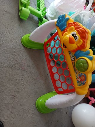 Juguete infantil Chicco que se mueve con música