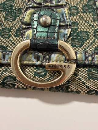 Cartera Guess