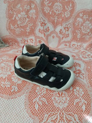 Bonitas sandalias Piel  Geox niño talla 27