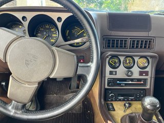Porsche 944 1983