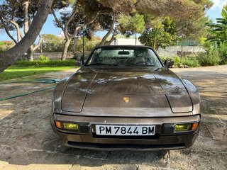 Porsche 944 1983