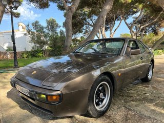 Porsche 944 1983