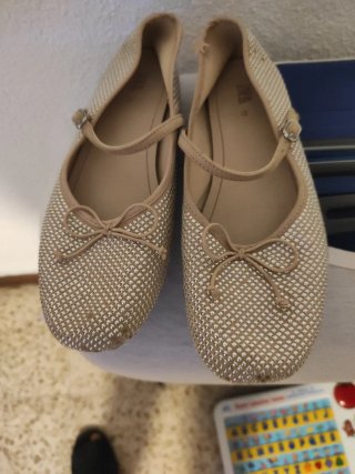 Zapatos planos Zara beige con pedrería