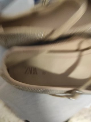 Zapatos planos Zara beige con pedrería