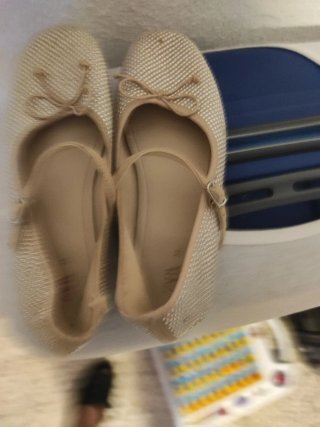 Zapatos planos Zara beige con pedrería