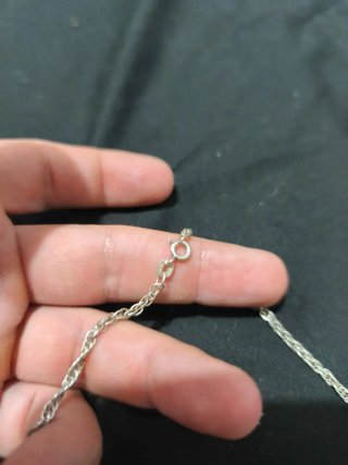 Cadena de plata con colgante de Cristo
