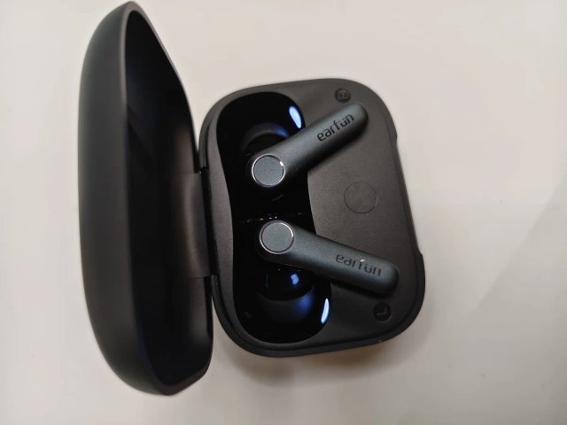 EarFun Air Pro 4