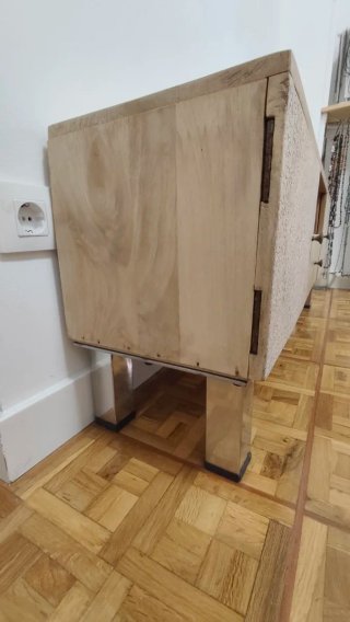Mueble bajo madera de mango con diseño flores