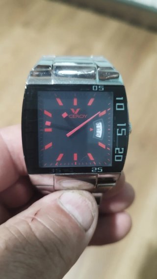 Reloj Viceroy Cuadrado Negro y Plateado
