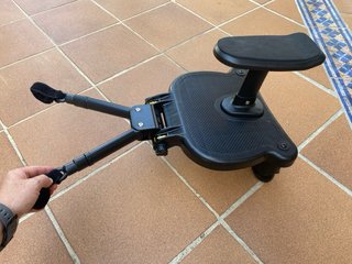 Patinete universal para carrito de bebé.