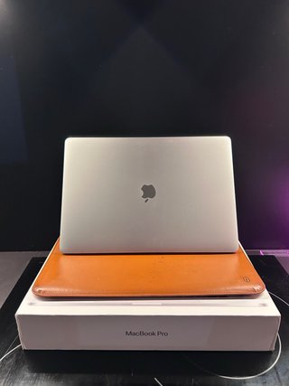 MacBook Pro 16 Intel i7, 32 GB RAM, 512 GB SSD