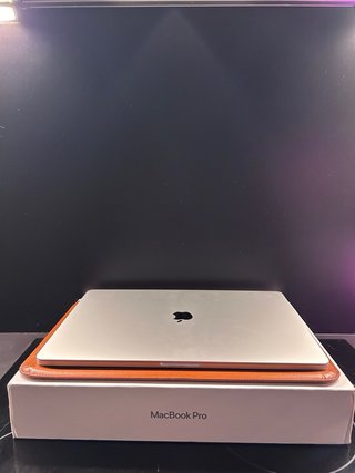 MacBook Pro 16 Intel i7, 32 GB RAM, 512 GB SSD
