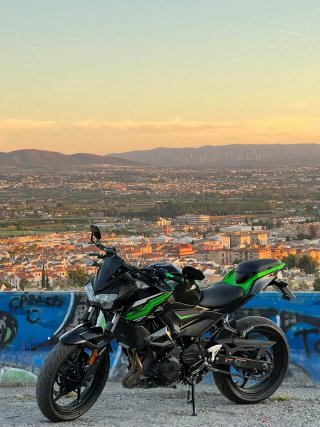 Kawasaki Z400 2019 Negra/Verde