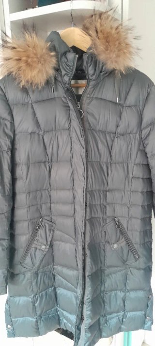 Plumas gris con capucha y pelo talla 46