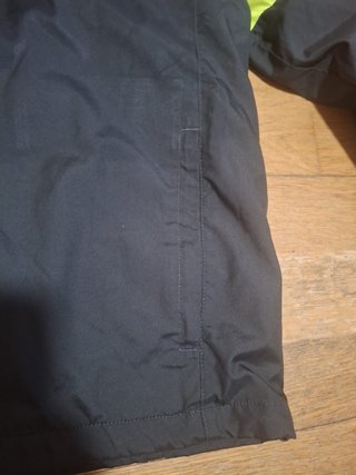 Chaqueta Nike Negra y amarilla