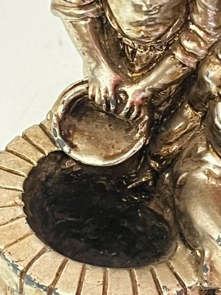 Scultura retrò coppia al pozzo