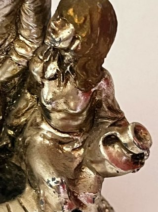 Scultura retrò coppia al pozzo