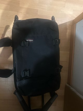 Maleta Eastpak Negra con Ruedas grande