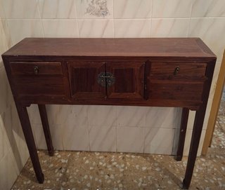 DISPONIBLE. Mueble de entrada de madera maciza