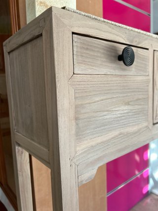 DISPONIBLE. Mueble de entrada de madera maciza