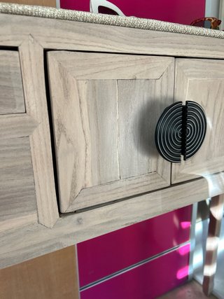 DISPONIBLE. Mueble de entrada de madera maciza