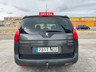 Peugeot 5008 2011
