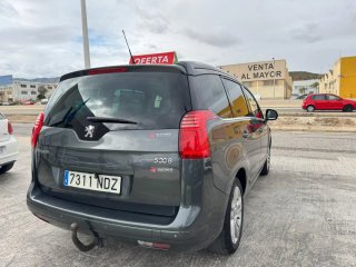 Peugeot 5008 2011