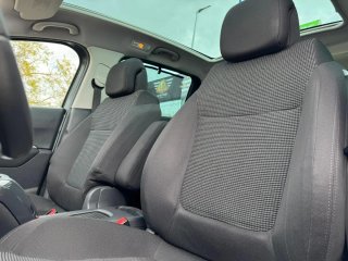 Peugeot 5008 2011
