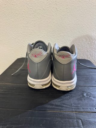 Zapatillas Jordan Grises y Rosas