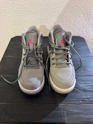 Zapatillas Jordan Grises y Rosas